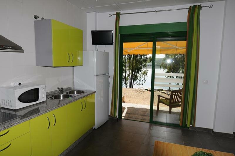 Apartamentos Villa Vacacional Castuera Esterno foto
